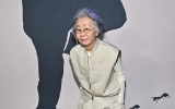 윤여정, 첫 에미상 불발…