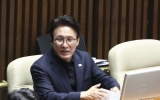 與, 지지율 하락에 반등 계기 고심…
