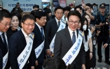 與 지도부, 용산역서 추석 명절 귀성 인사…"민생 회복, 물가 안정"