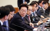 이 대통령 "국무회의 전부 비공개하자는 주장 동의할 수 없어"