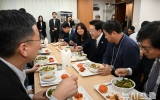 이재명 대통령, 춘추관 예고 없이 방문…출입기자들과 90분 소통 [뉴시스Pic[